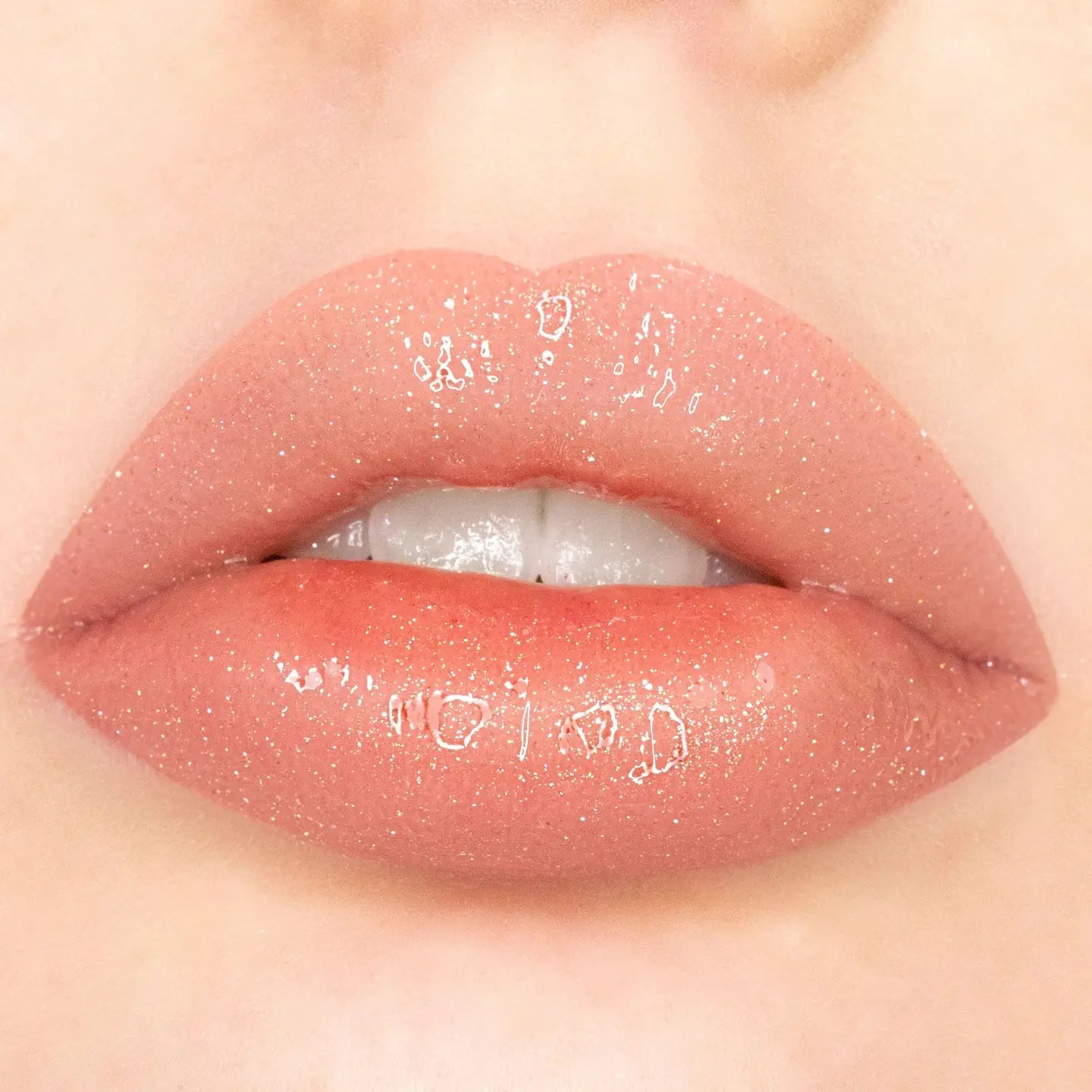 AMORUS USA Sleeky Kiss Plumping Lip Gloss | True Gold