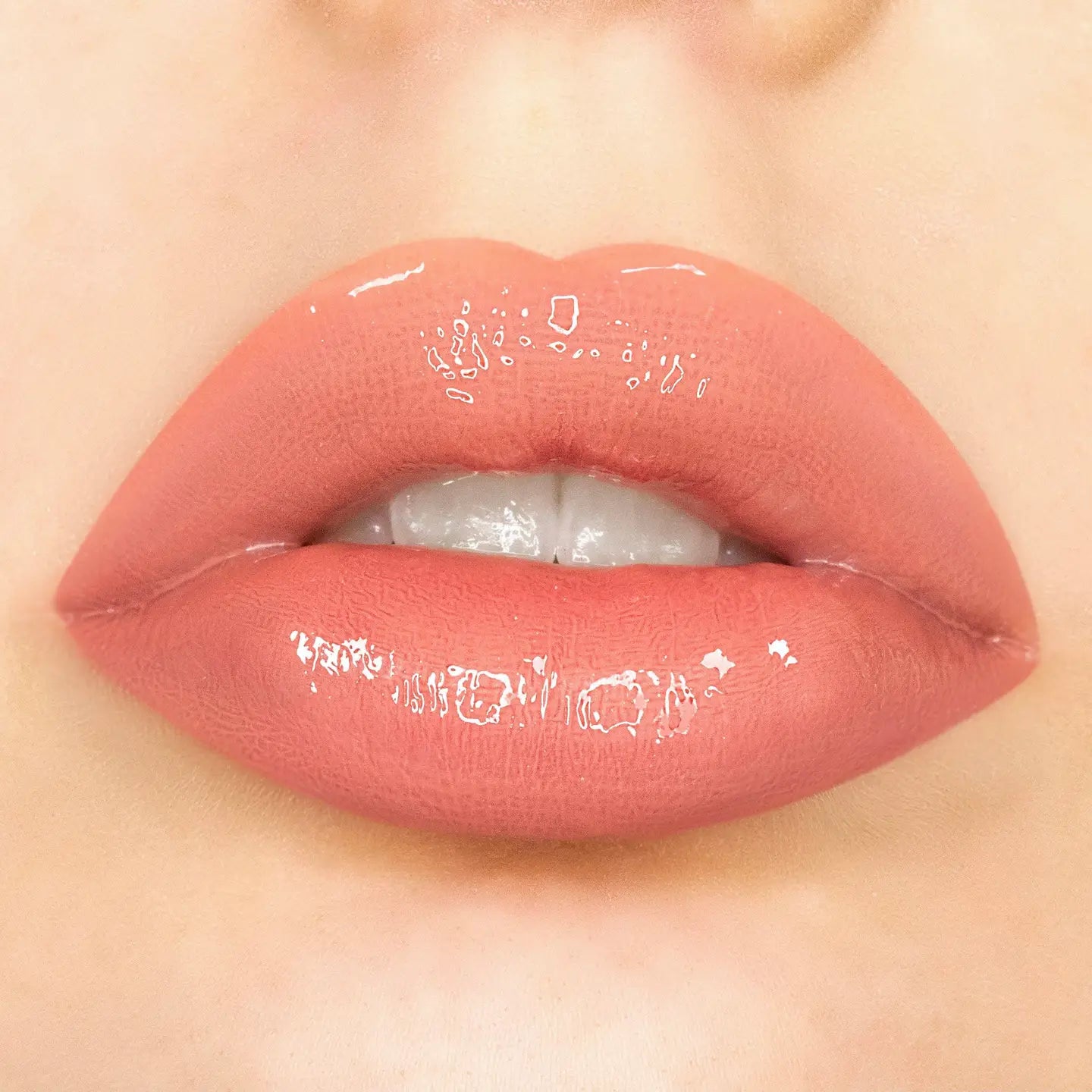 AMORUS USA Sleeky Kiss Plumping Lip Gloss | Nude Pink